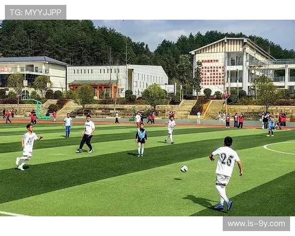 趣味足球团队赛 激情对决 乐趣无穷 竞技与合作的完美结合